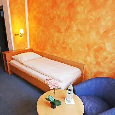 Graf Lehndorff Zur Messe München