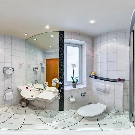 Graf Lehndorff Zur Messe Hotell 3*