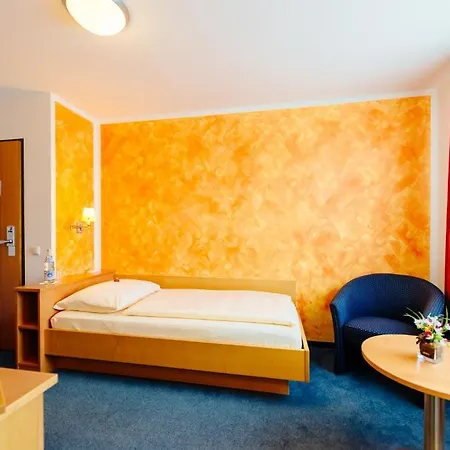 Graf Lehndorff 3* Munich